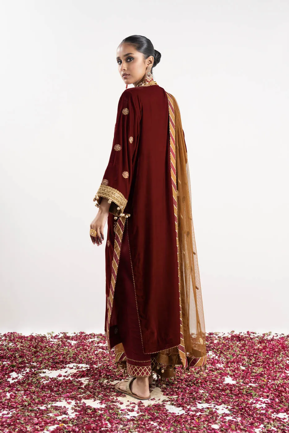 3 Pc Embroidered Velvet Suit With Poly Net Dupatta