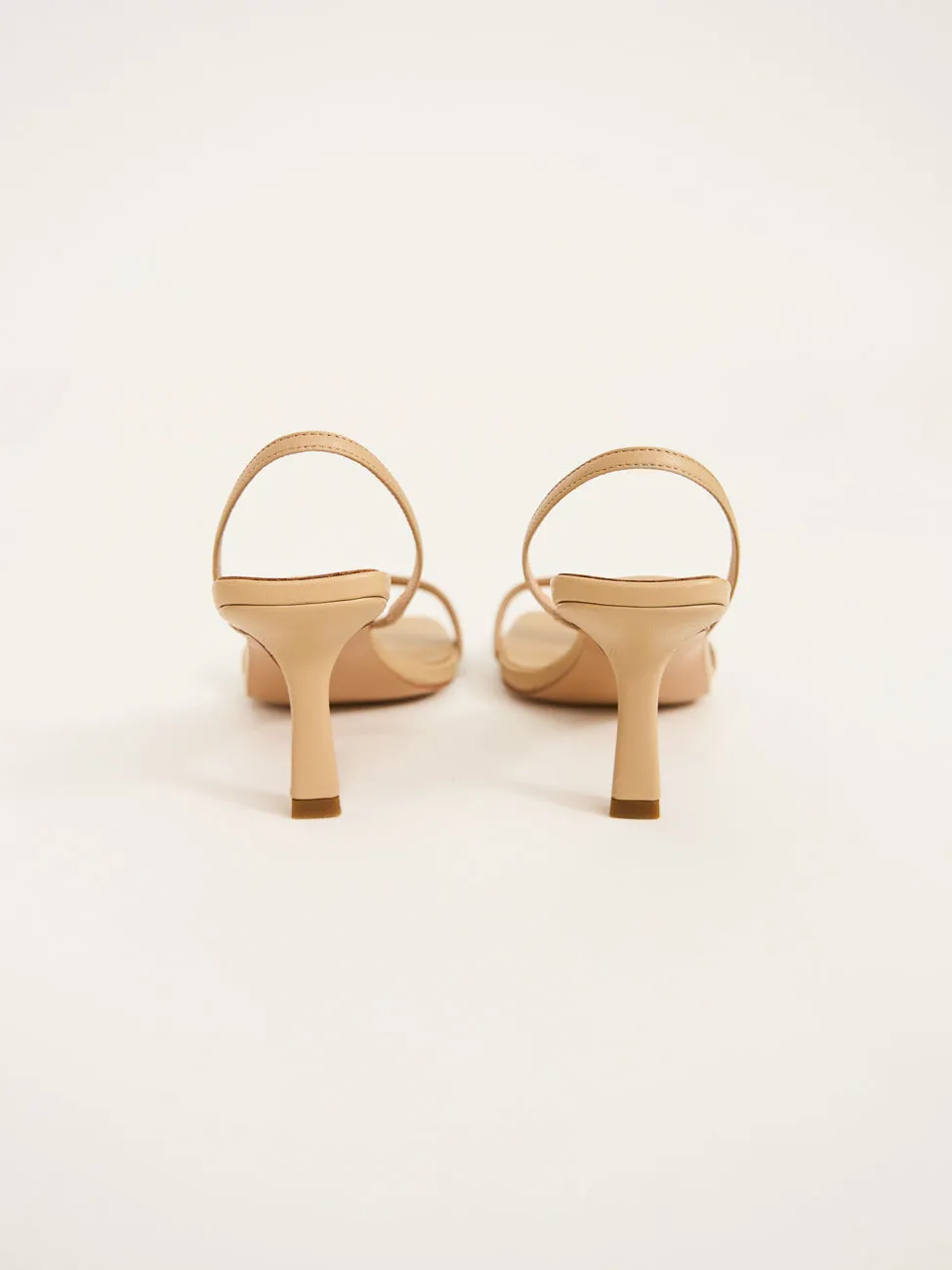 Alias Mae Emerson Heel in Natural