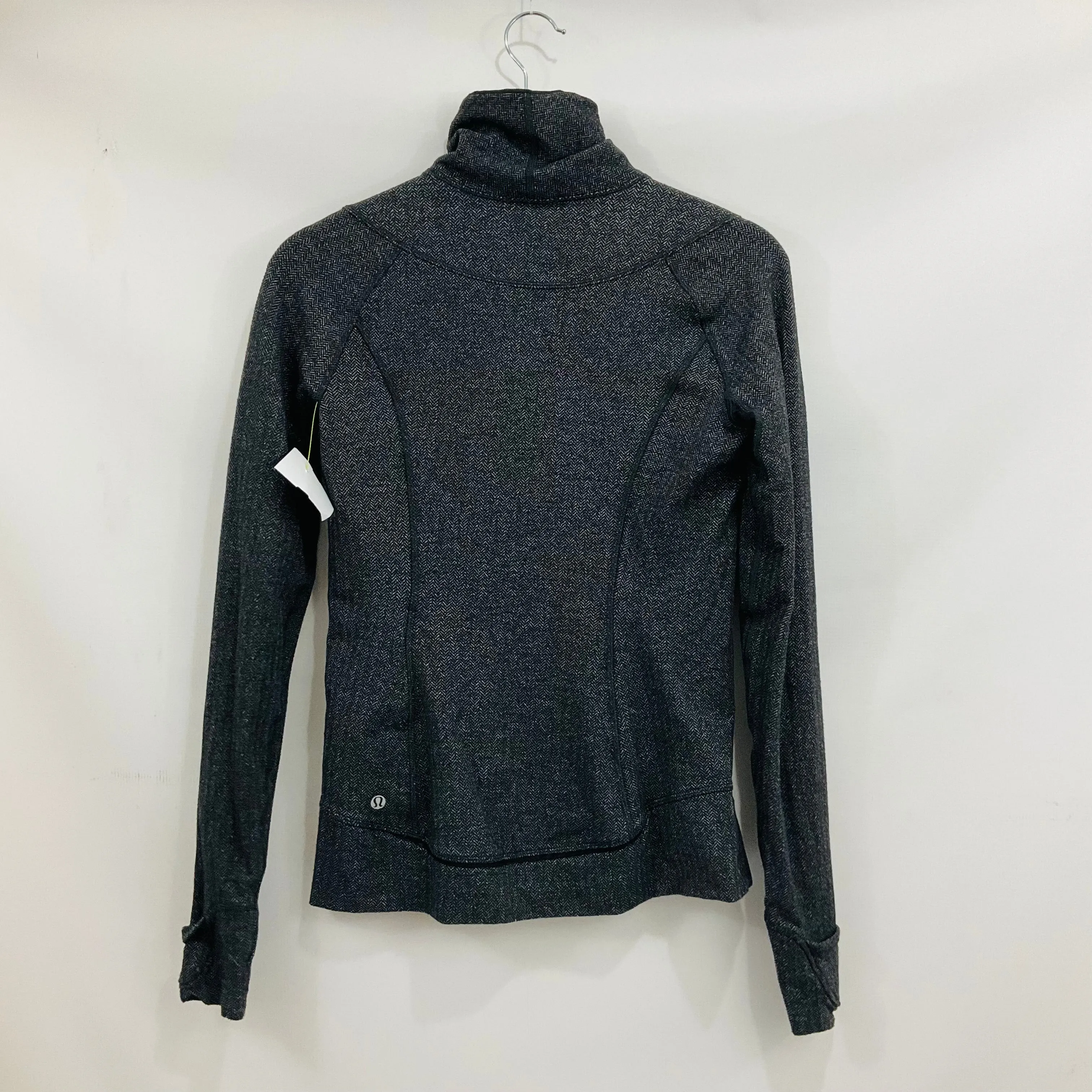 Athletic Top Long Sleeve Collar By Lululemon In Grey, Size: 6