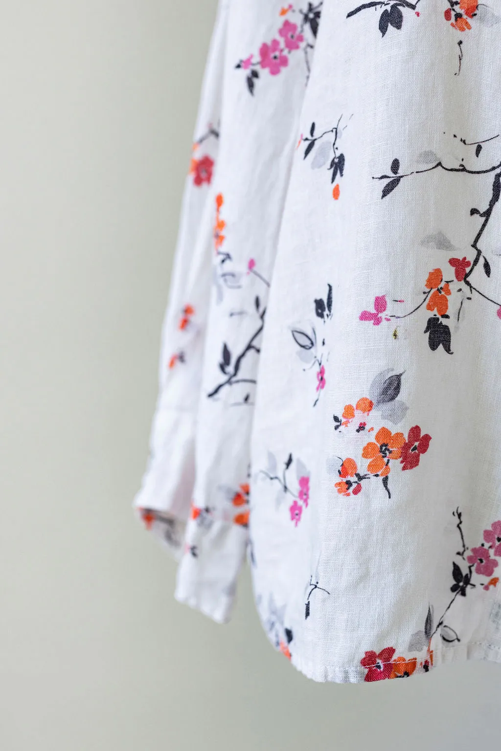 Cut Loose - Linen Elbow Sleeves Top - Cherry Blossom White