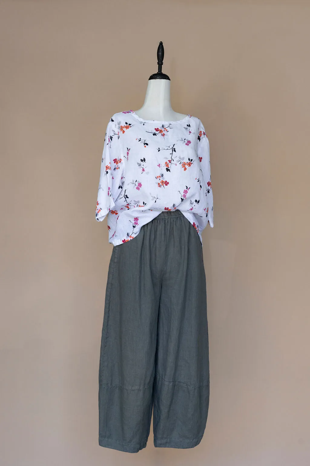 Cut Loose - Linen Elbow Sleeves Top - Cherry Blossom White