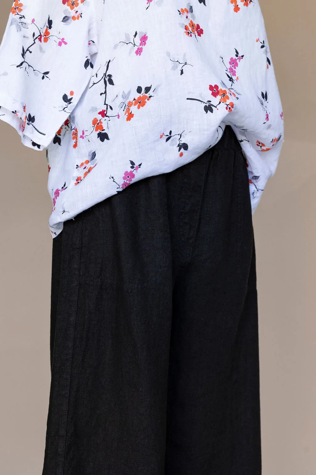 Cut Loose - Linen Elbow Sleeves Top - Cherry Blossom White