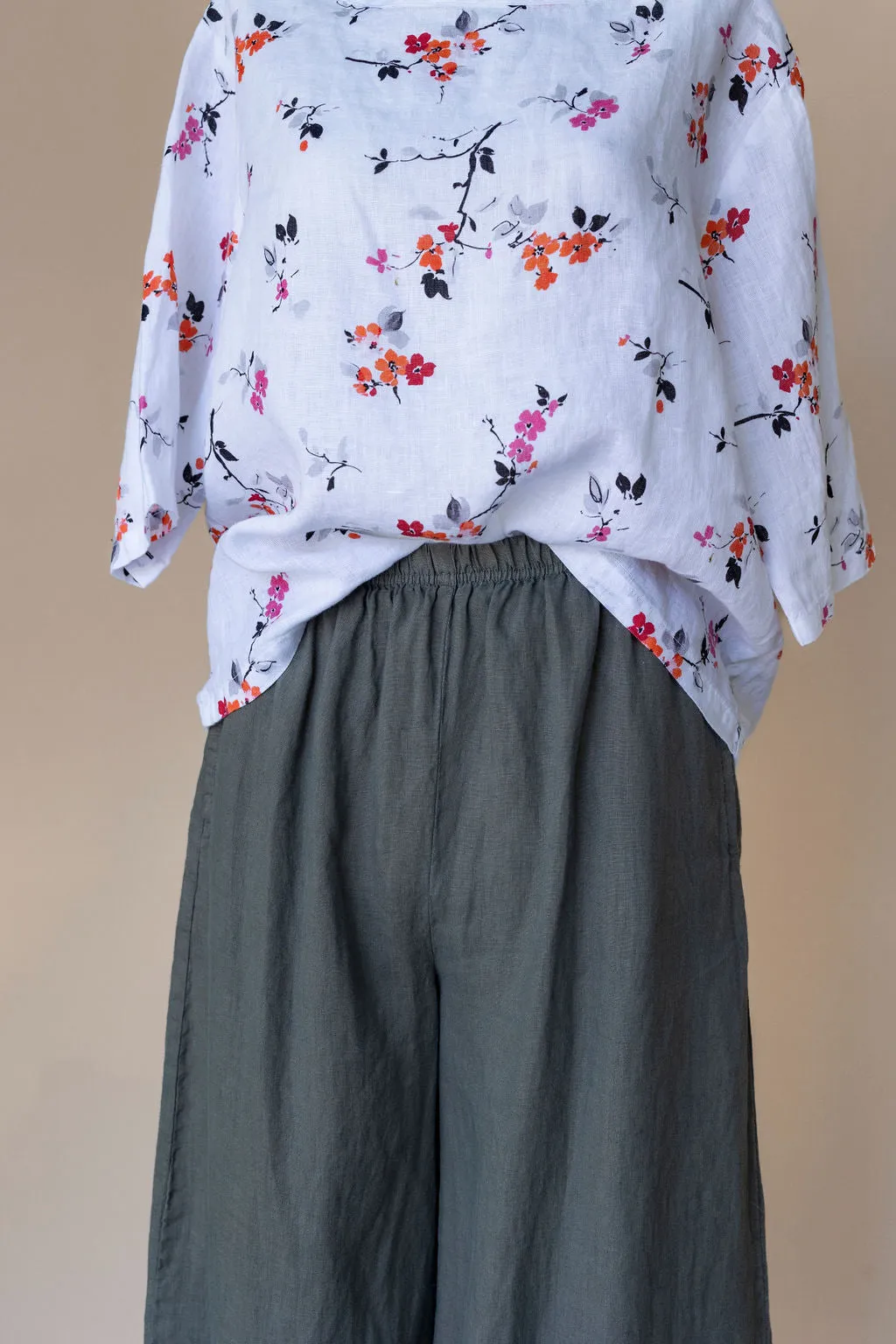 Cut Loose - Linen Elbow Sleeves Top - Cherry Blossom White
