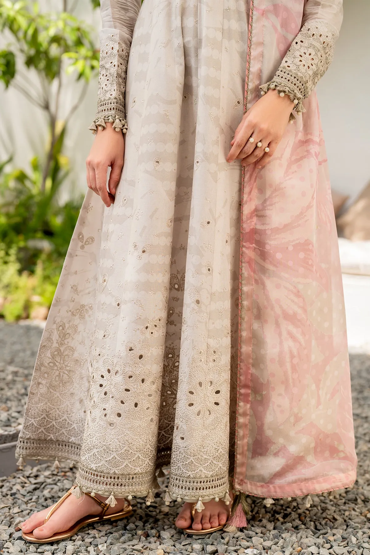 EMBROIDERED LAWN USE-9053