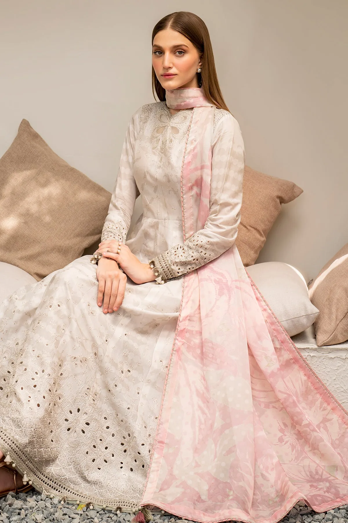 EMBROIDERED LAWN USE-9053