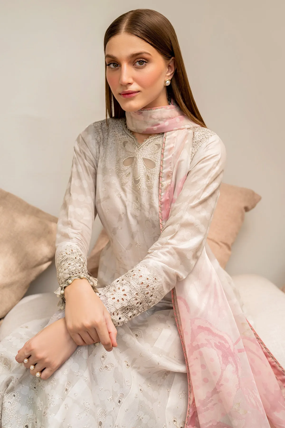 EMBROIDERED LAWN USE-9053