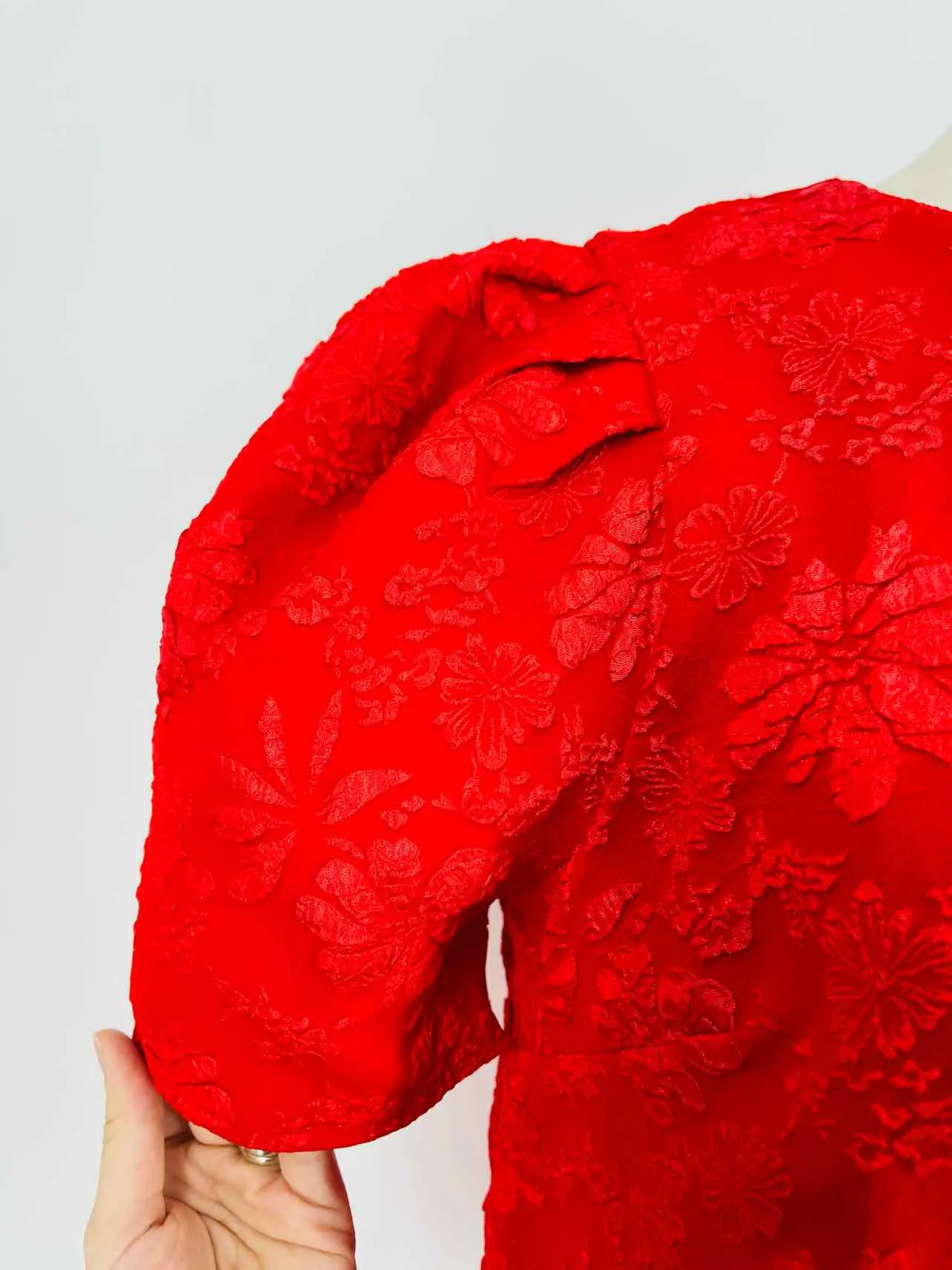 entro Size M Red Floral Textured Tops Top-Short Sleeve