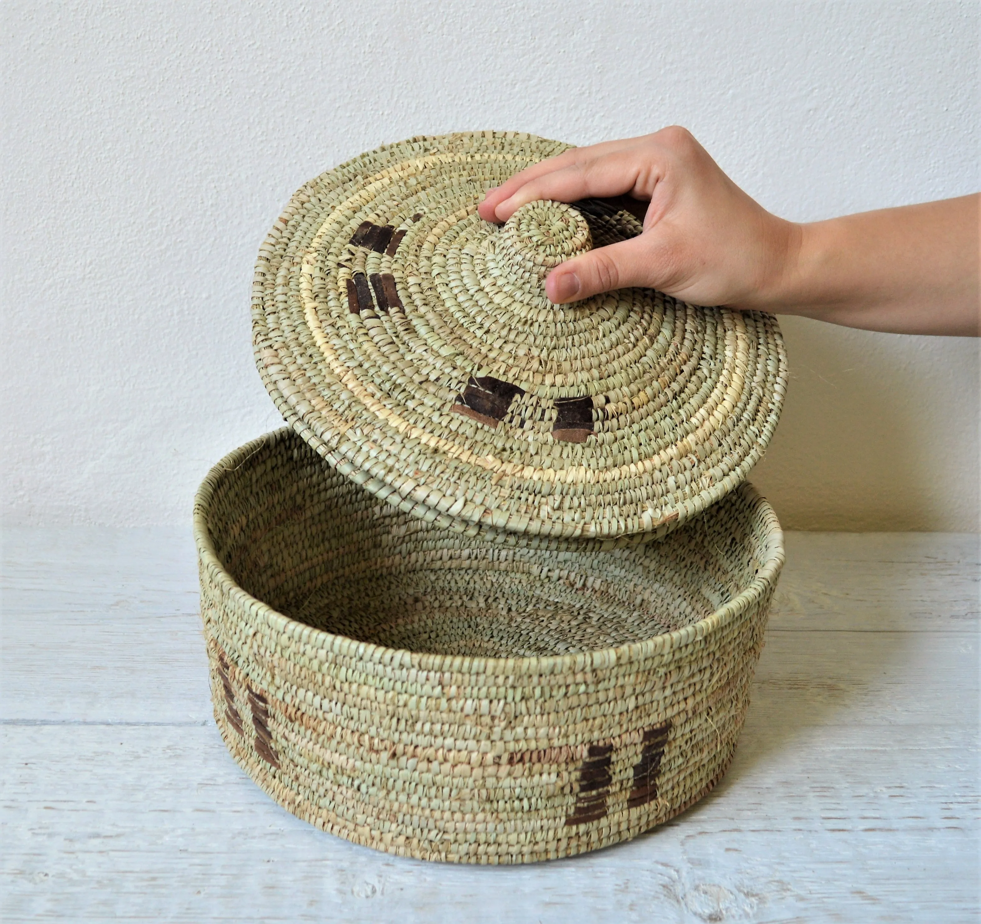 Fine rustic woven African with lid