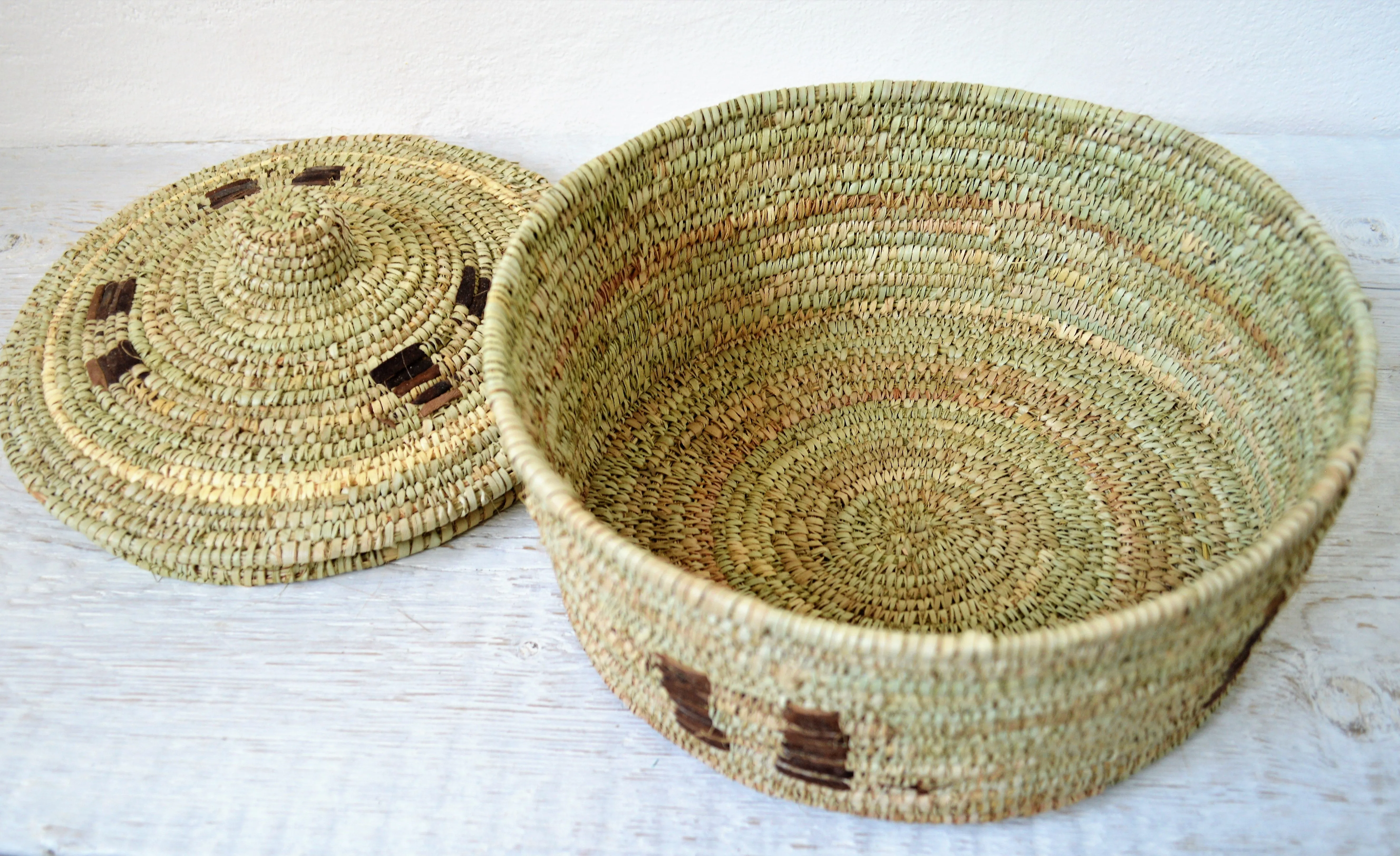 Fine rustic woven African with lid