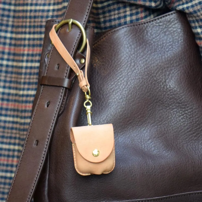Leather Factory Roberu AirPods Case Washed Caramel