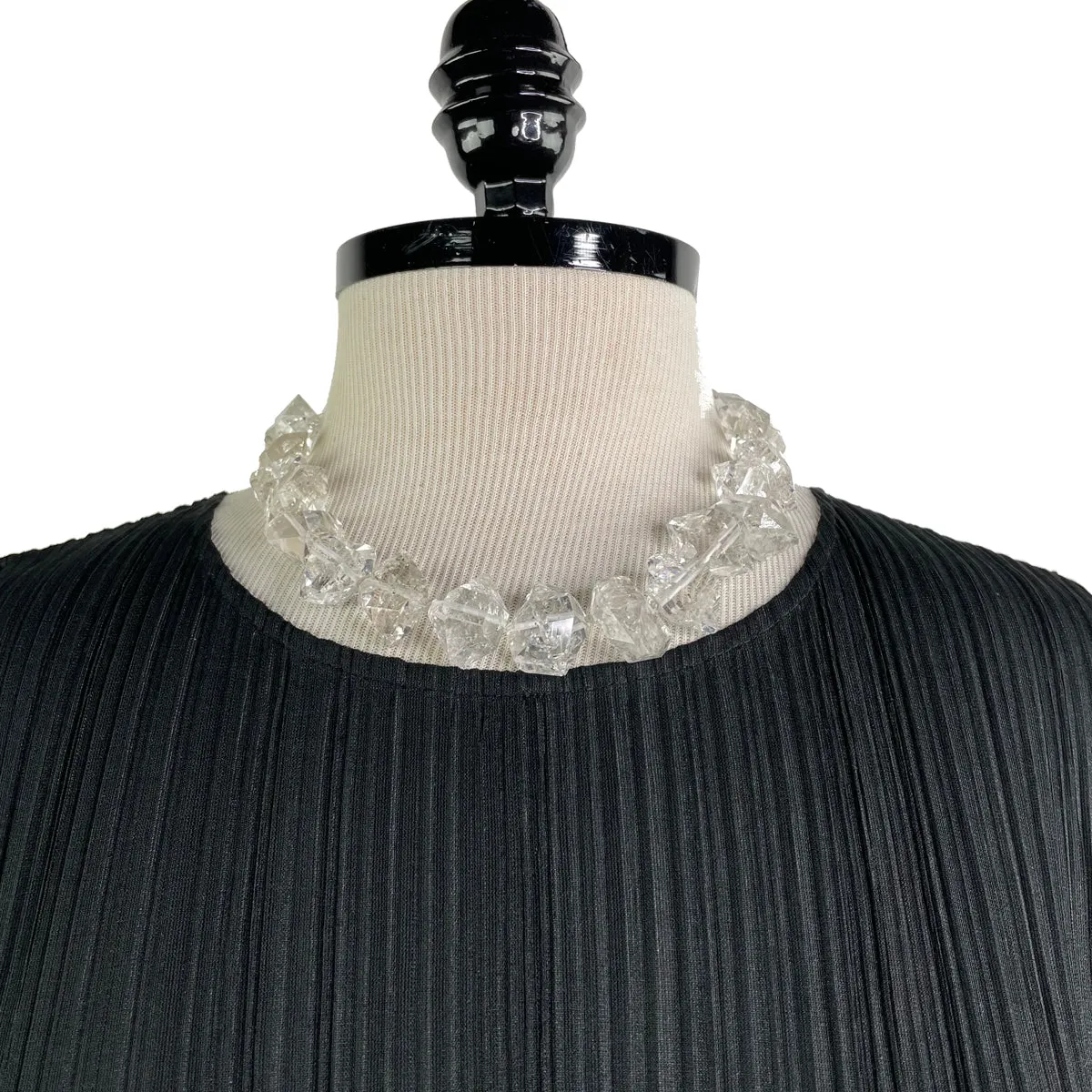 MOUNTAIN CRYSTAL CHOKER