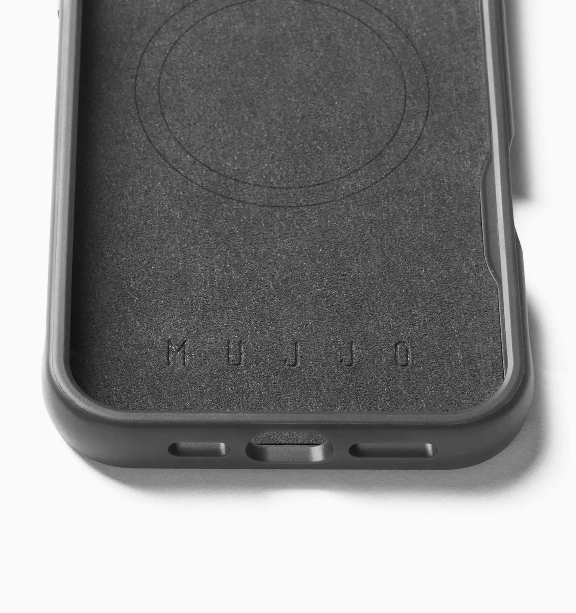 Mujjo Shield Case - iPhone 16 Pro Max