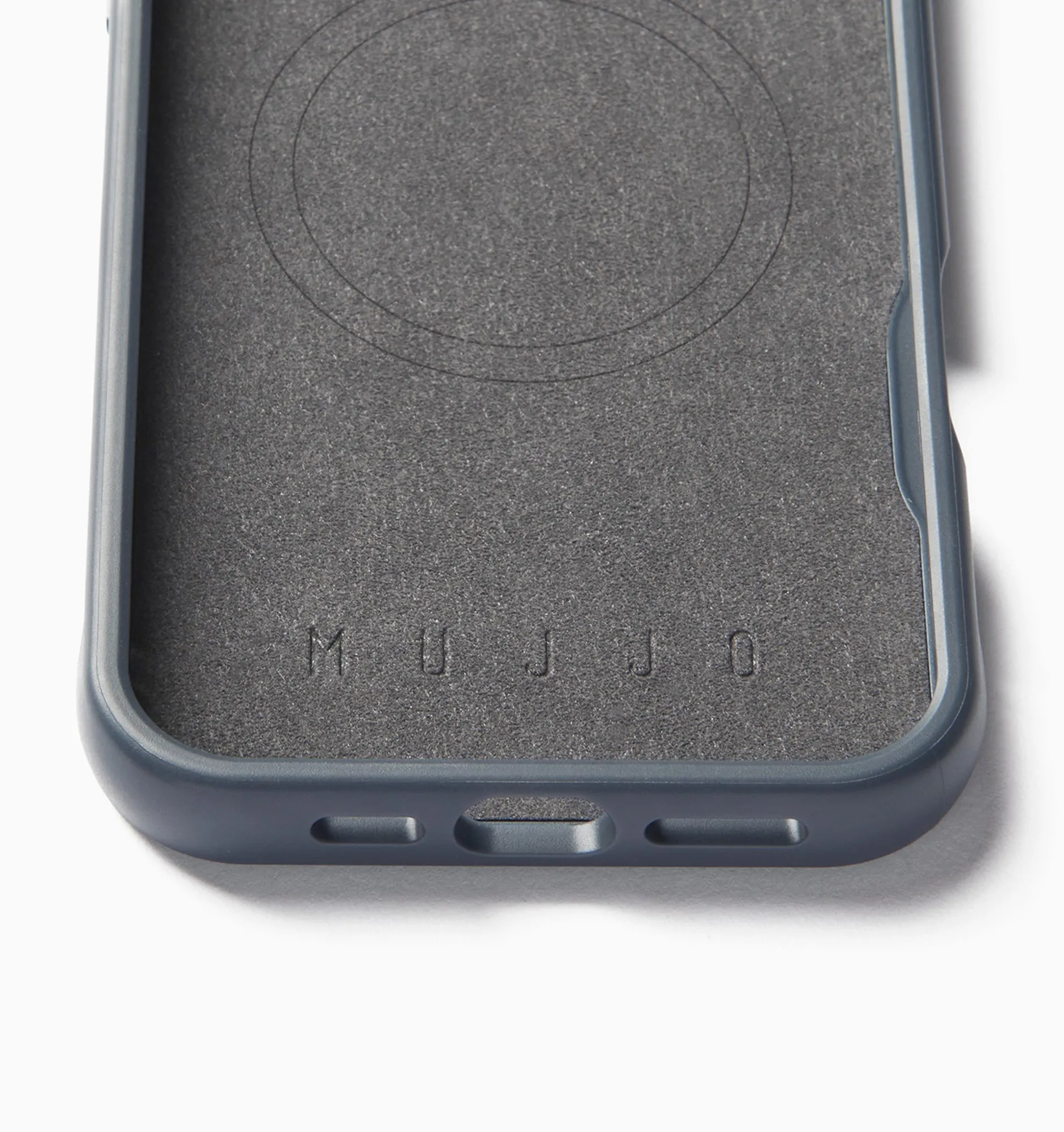 Mujjo Shield Case - iPhone 16 Pro Max