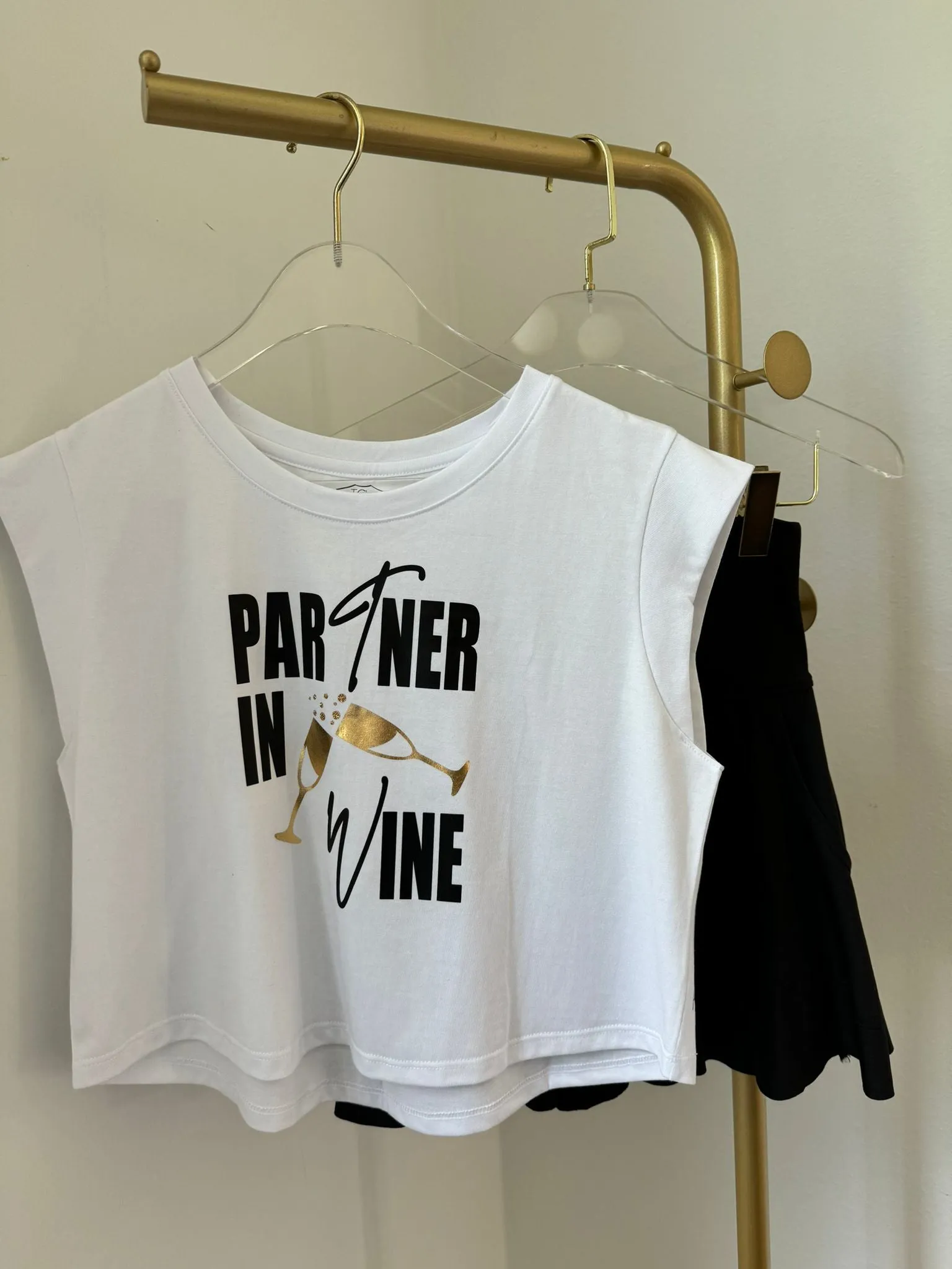 Partner In Wine White Top