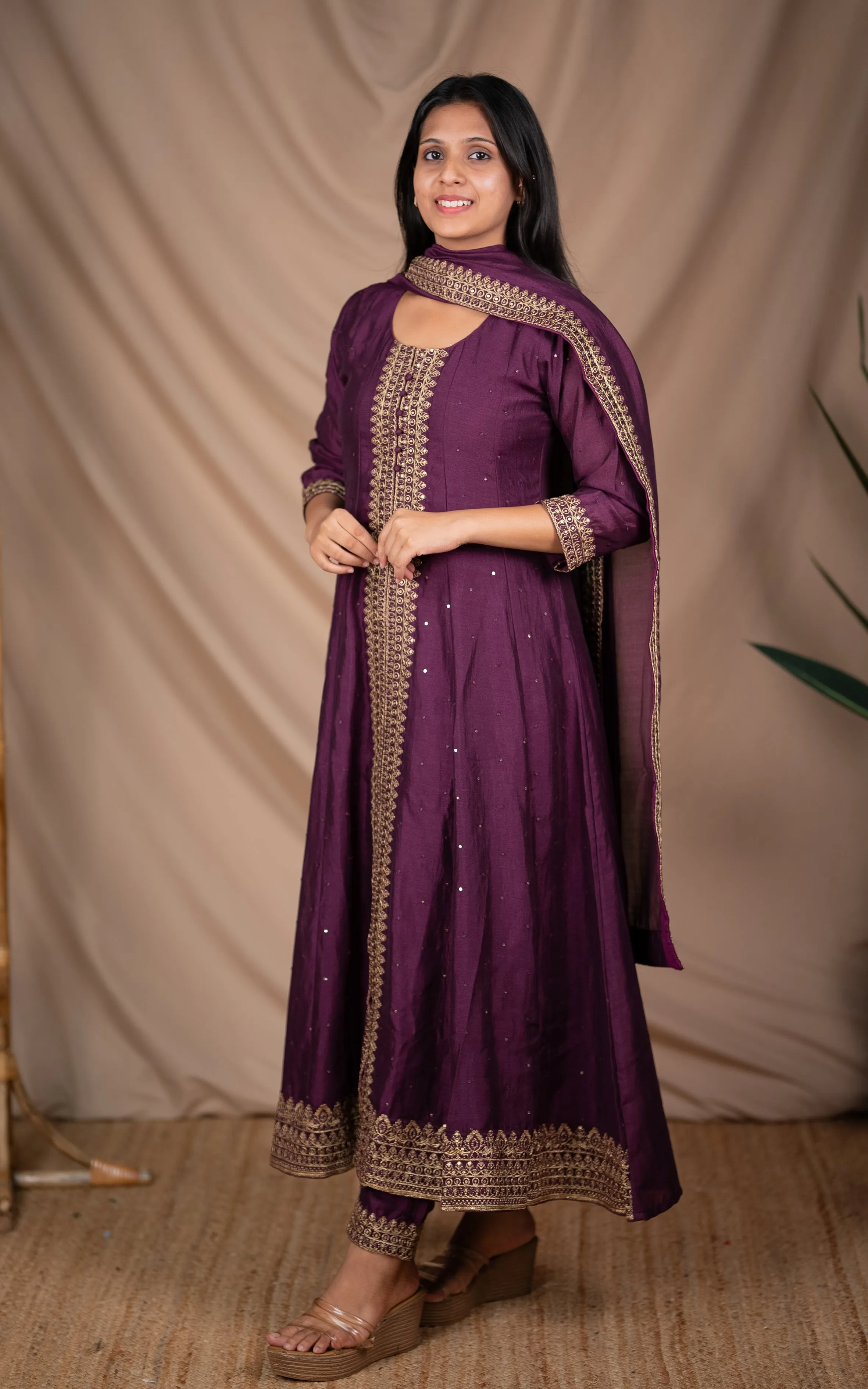 Pradhiksha Plum (Kurti Pant Dupatta)
