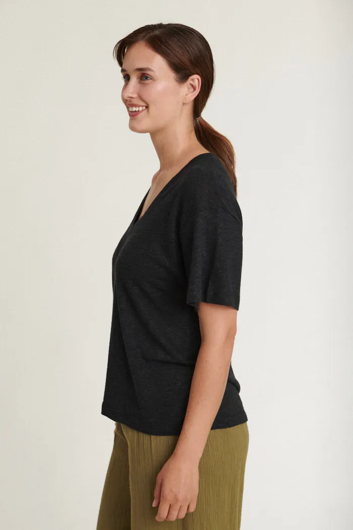 Ryda V-Neck Tee - Black