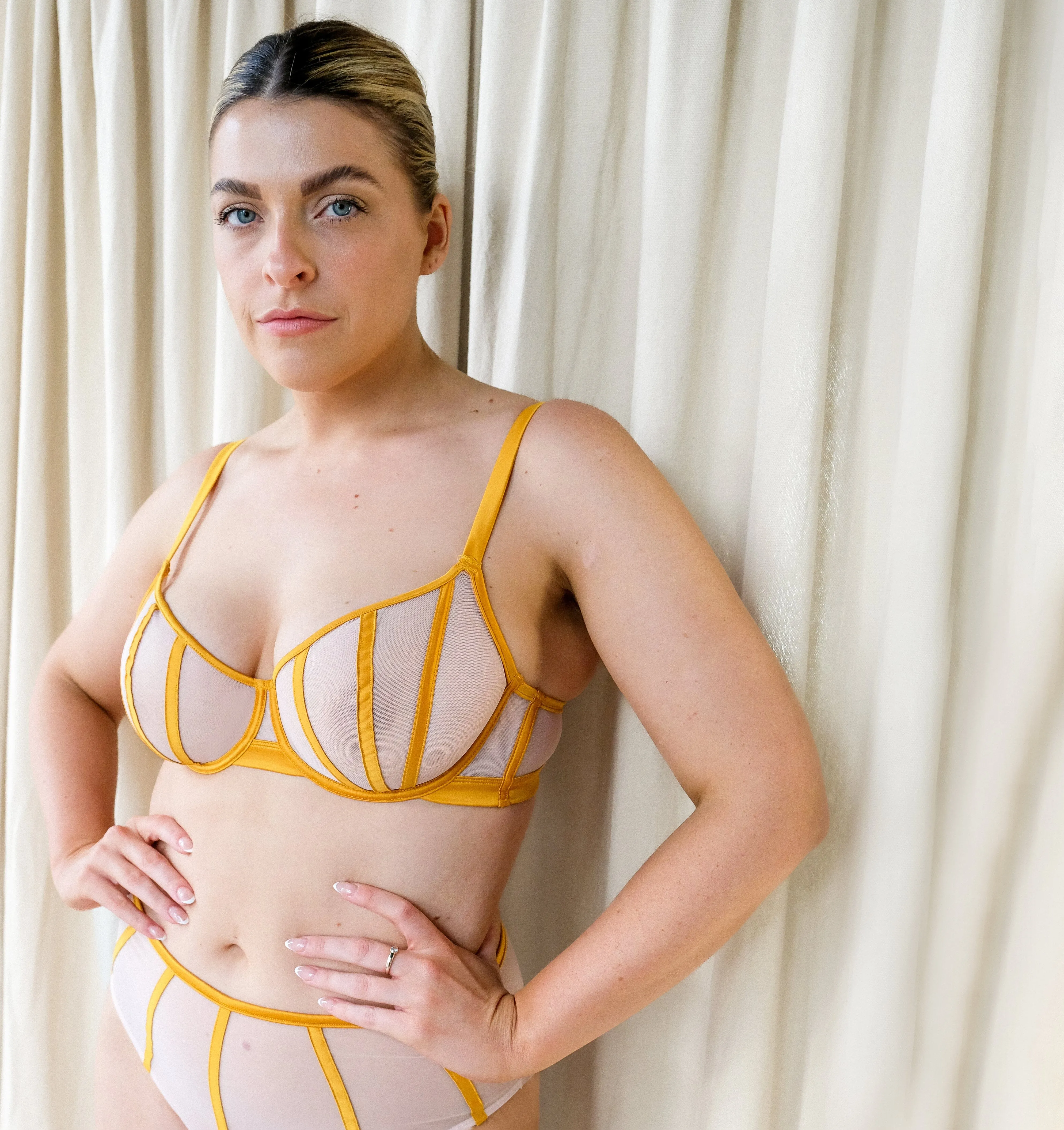 Satin contour balconette [Blush & Saffron]
