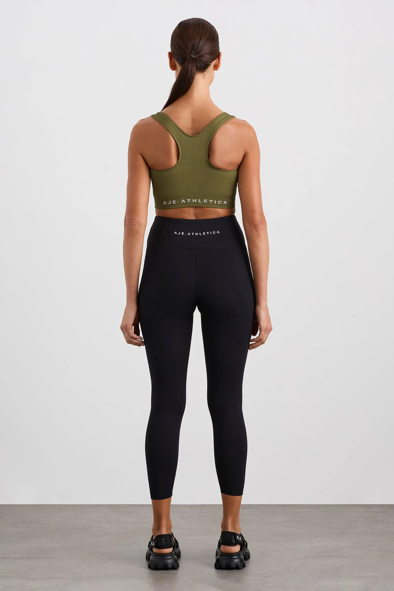 Seamless Crop 331