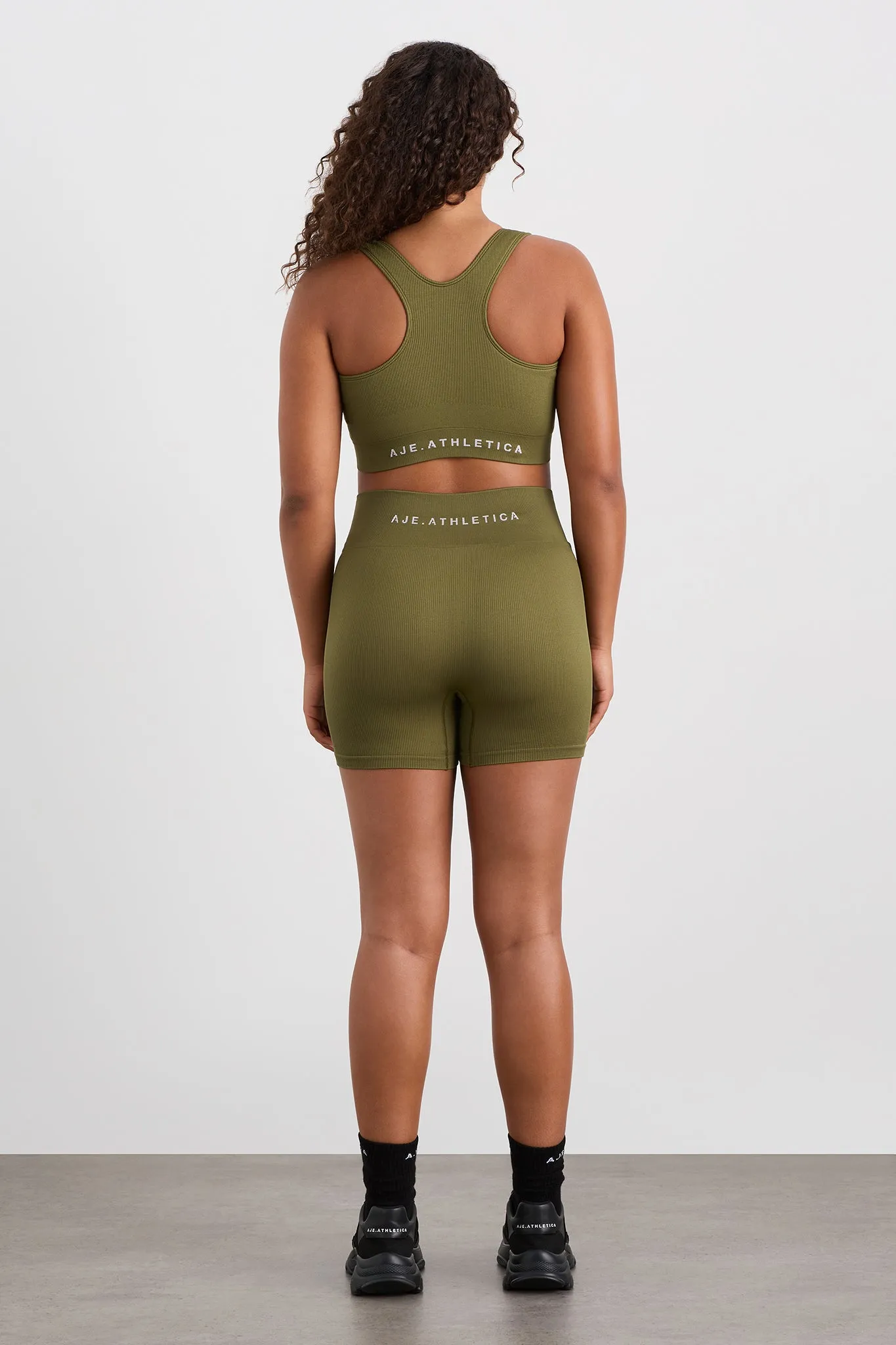 Seamless Crop 331