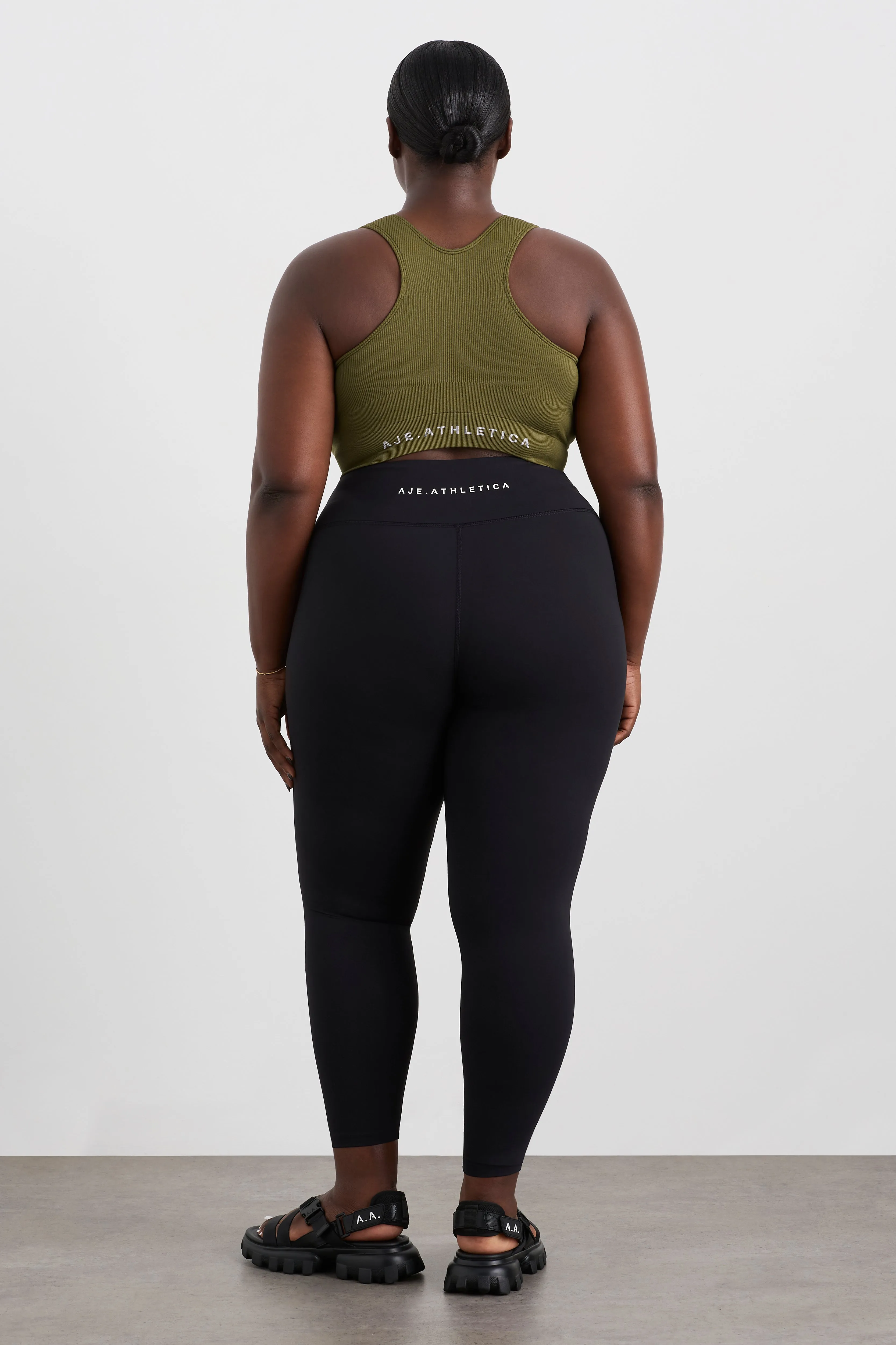 Seamless Crop 331