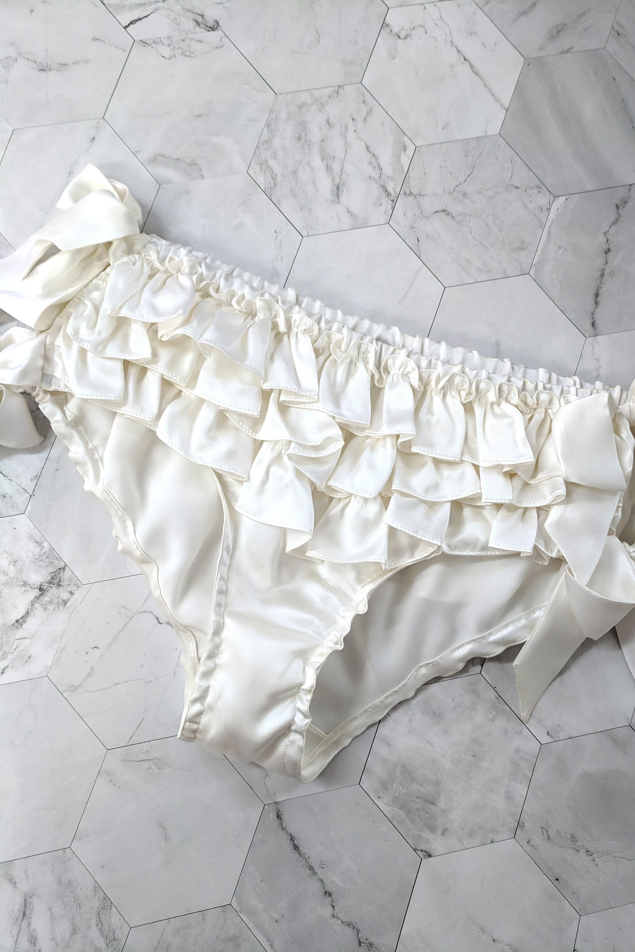 Silk ruffled panties